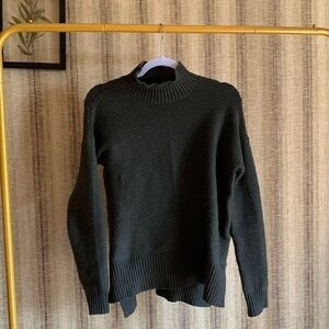 Sweet Romeo Sweater Medium Green Women’s Top Fall Winter Mock Turtleneck